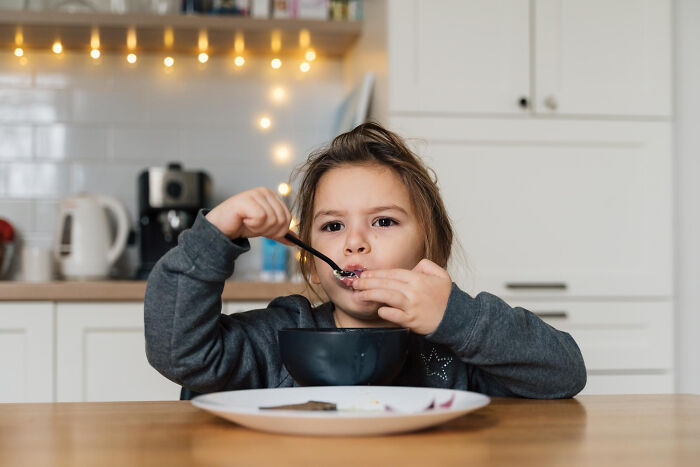 32 Pieces Of Advice Kids Were Given That They Only Later Realized Were Manipulation In Disguise