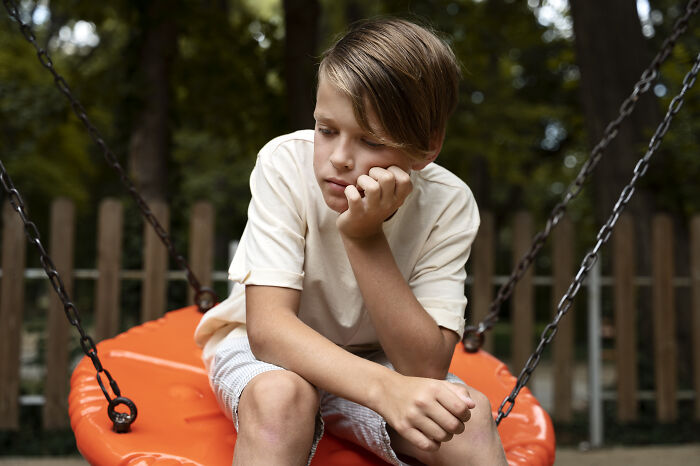 32 Pieces Of Advice Kids Were Given That They Only Later Realized Were Manipulation In Disguise