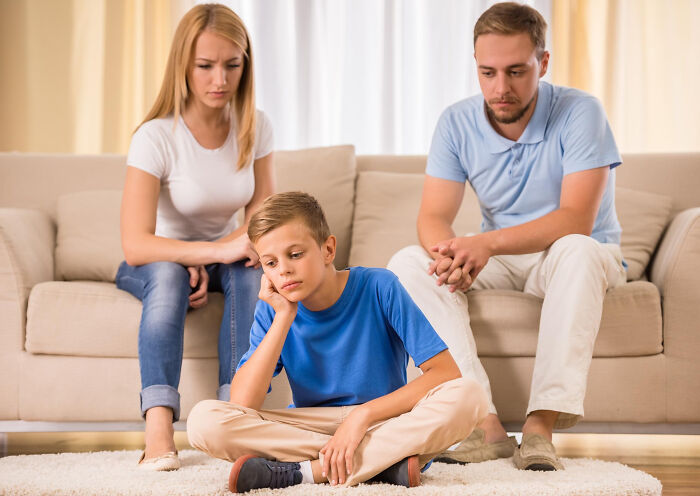 32 Pieces Of Advice Kids Were Given That They Only Later Realized Were Manipulation In Disguise