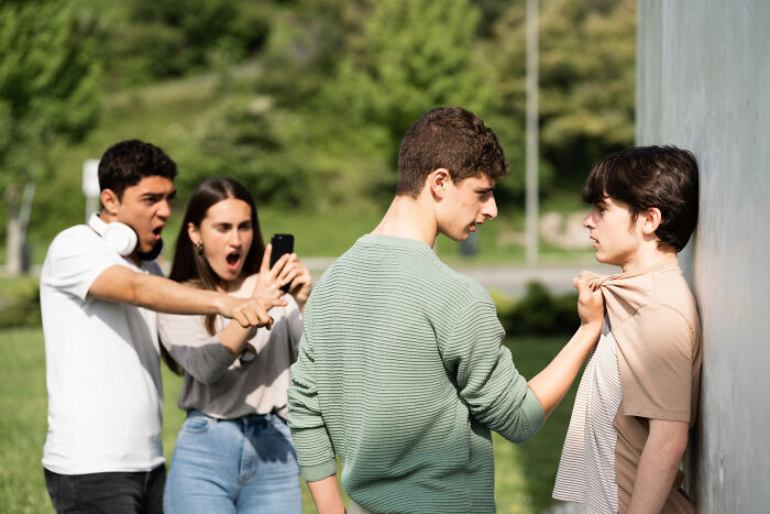 32 Pieces Of Advice Kids Were Given That They Only Later Realized Were Manipulation In Disguise