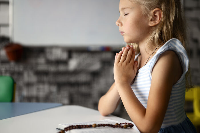 32 Pieces Of Advice Kids Were Given That They Only Later Realized Were Manipulation In Disguise