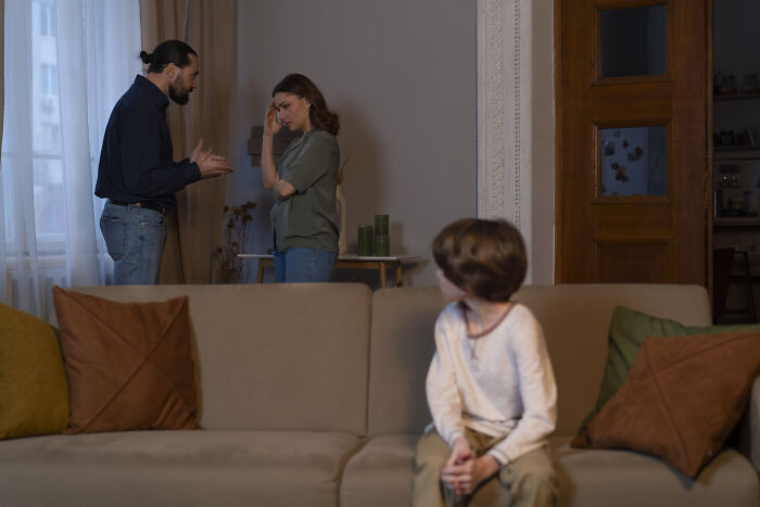 32 Pieces Of Advice Kids Were Given That They Only Later Realized Were Manipulation In Disguise