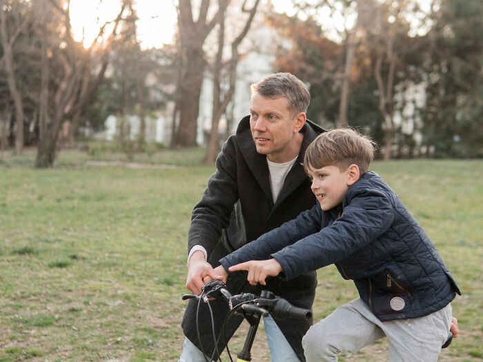 32 Pieces Of Advice Kids Were Given That They Only Later Realized Were Manipulation In Disguise