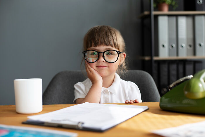 32 Pieces Of Advice Kids Were Given That They Only Later Realized Were Manipulation In Disguise