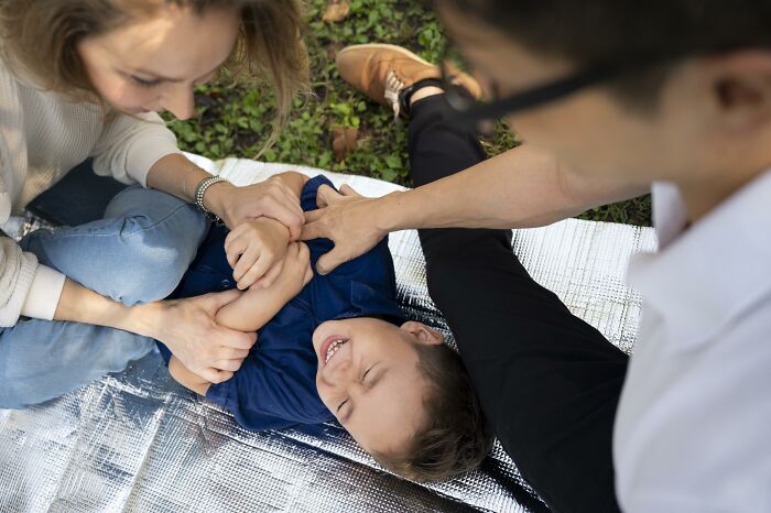 32 Pieces Of Advice Kids Were Given That They Only Later Realized Were Manipulation In Disguise
