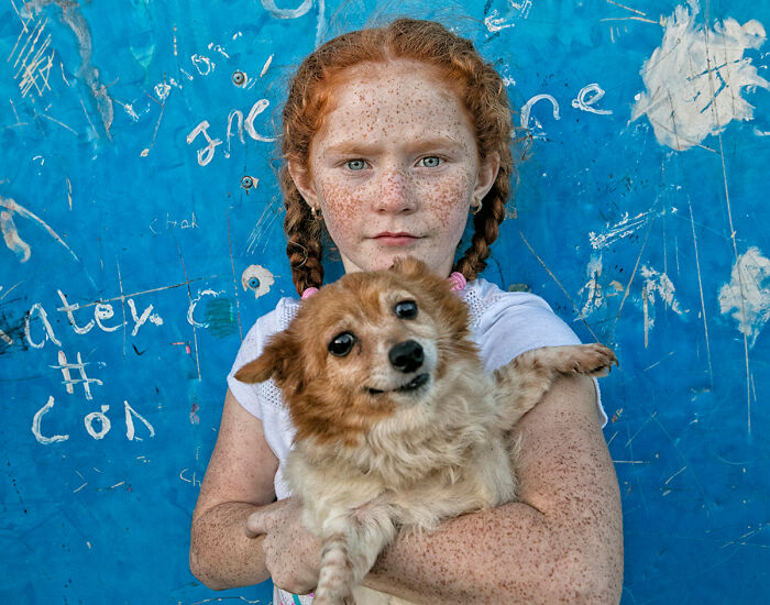 29 Heartfelt Photos Of Irish Traveller Kids Growing Up With Animals