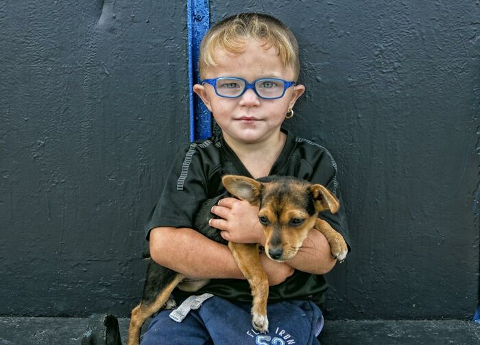 29 Heartfelt Photos Of Irish Traveller Kids Growing Up With Animals
