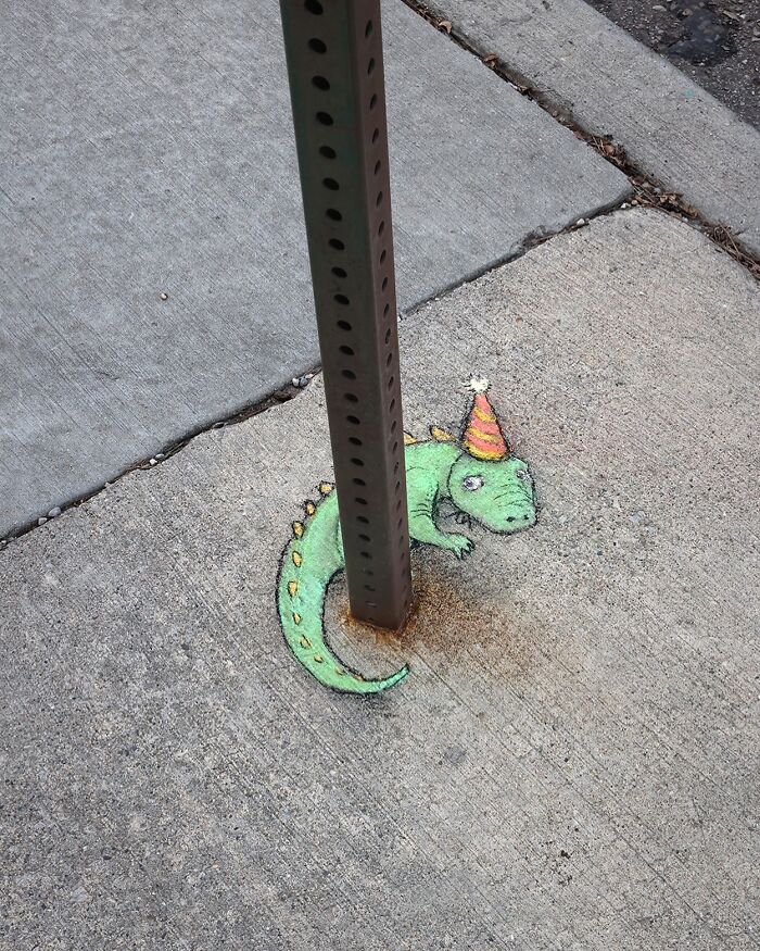 62 Doodled Creatures That Popped Up In Unexpected Places, By David Zinn (New Pics)