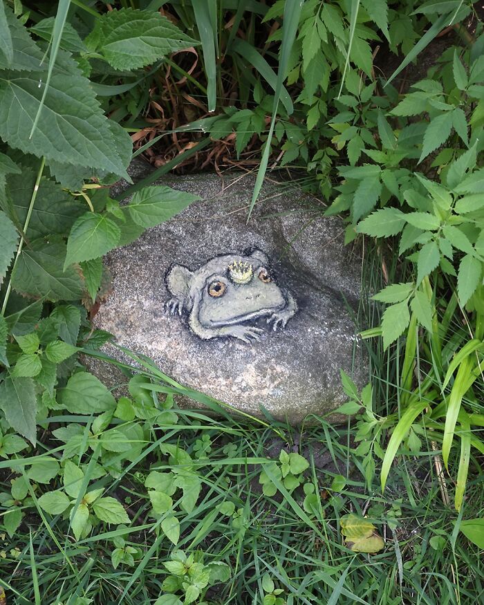 62 Doodled Creatures That Popped Up In Unexpected Places, By David Zinn (New Pics)
