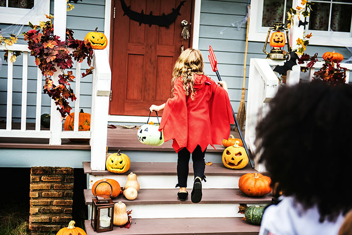 Children Ruin Halloween Party, Mom Acts Surprised When The Host Makes It “Adults-Only” Next Year