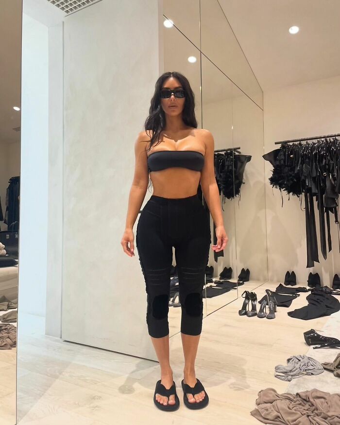Anthony Hopkins Mocks Kim Kardashian’s Viral Beauty Product With &#8216;Genius&#8217; Hannibal Lecter Parody
