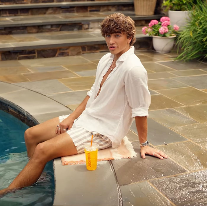 “I’ve Never Been More Uncomfortable”: Heated Debate After Dunkin&#8217; Donuts Releases New Ad