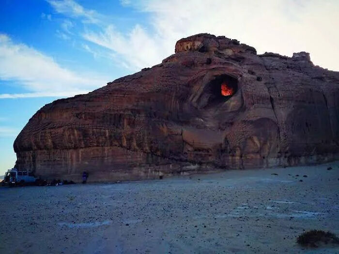 This Online Group Shares Whatever’s Interesting; Here Are 51 Of Their Coolest Posts