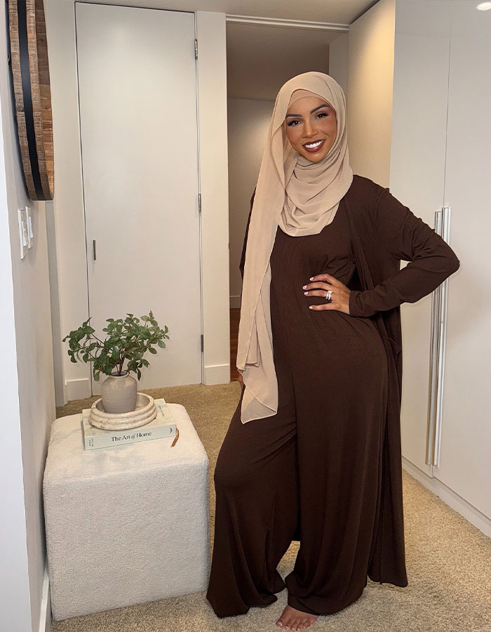 &#8220;Cosplayed A Faith For A Man&#8221;: Influencer Slammed After Ditching Hijab For Raunchy Makeover