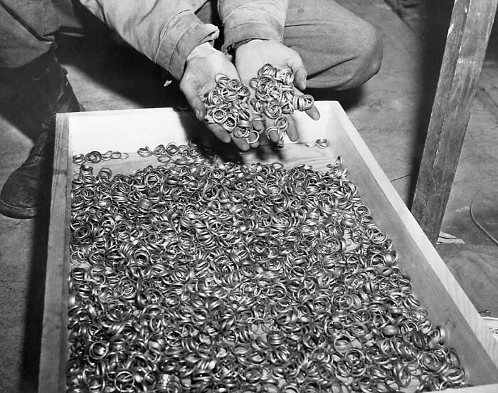 79 Historical Photos And Their Interesting Or Heartbreaking Backstories (New Pics)