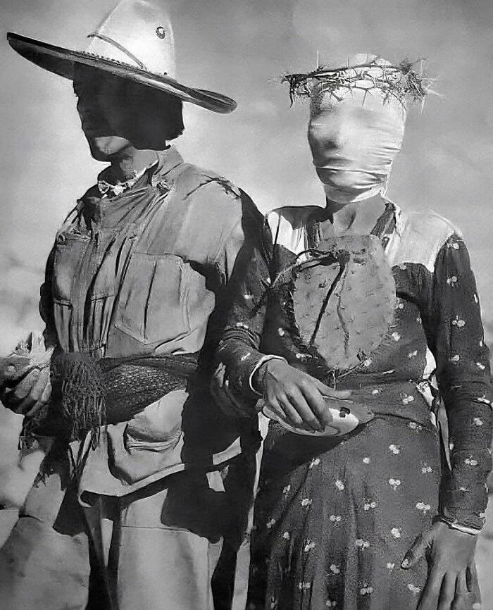 79 Historical Photos And Their Interesting Or Heartbreaking Backstories (New Pics)