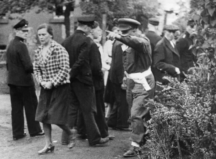 79 Historical Photos And Their Interesting Or Heartbreaking Backstories (New Pics)