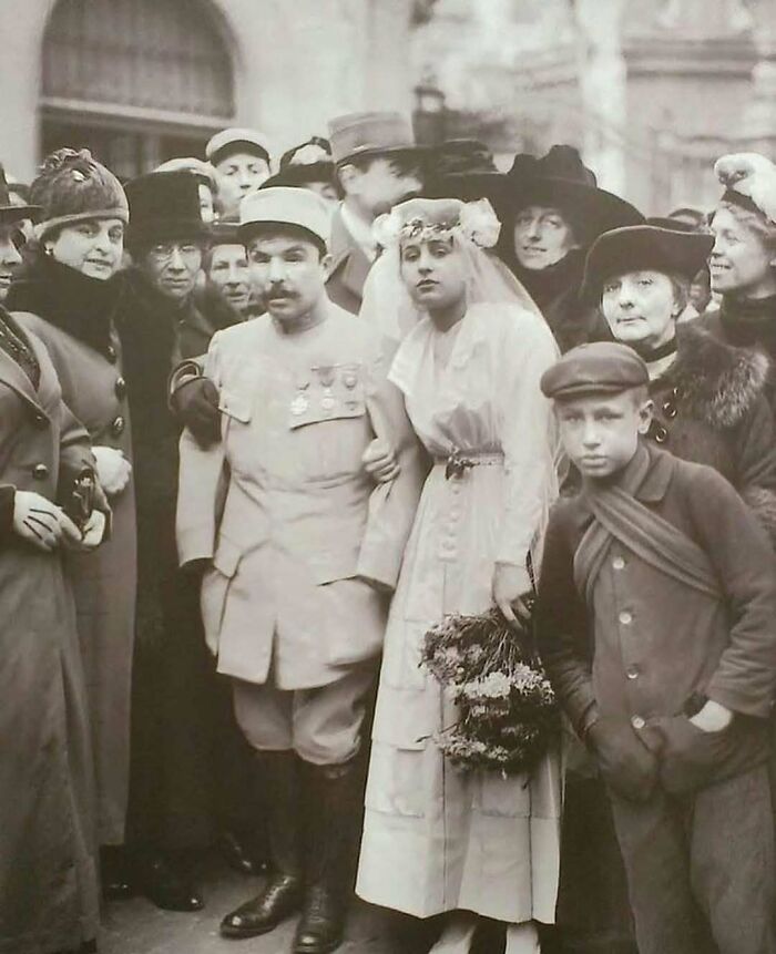 79 Historical Photos And Their Interesting Or Heartbreaking Backstories (New Pics)