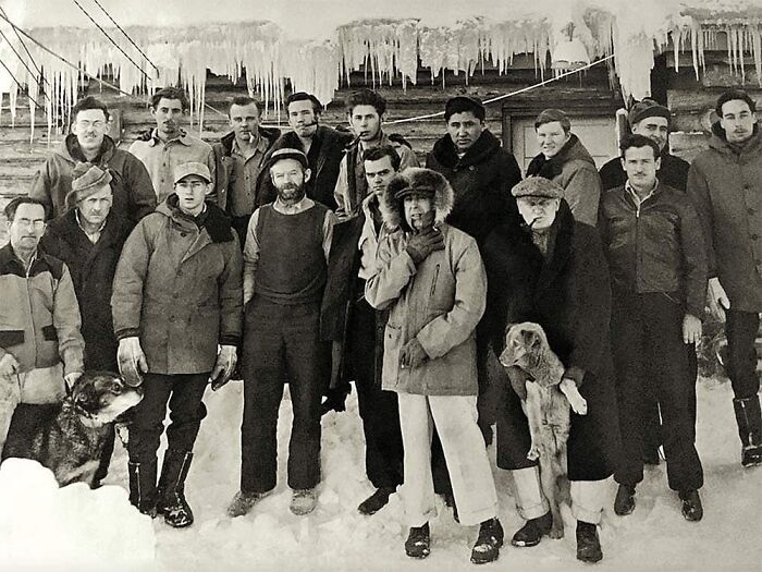 79 Historical Photos And Their Interesting Or Heartbreaking Backstories (New Pics)