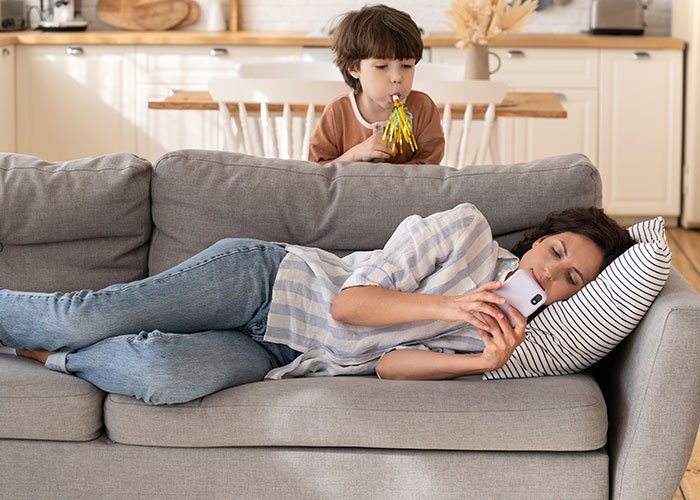 “It Shocks Him”: 66 Unhinged Mom Hacks That Toe The Line Between Genius And Chaos