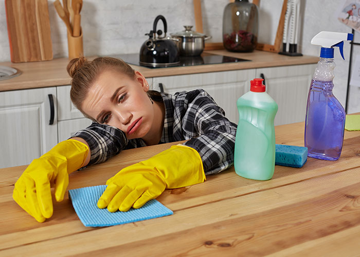 “It Shocks Him”: 66 Unhinged Mom Hacks That Toe The Line Between Genius And Chaos