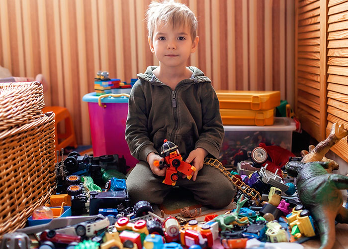 “It Shocks Him”: 66 Unhinged Mom Hacks That Toe The Line Between Genius And Chaos