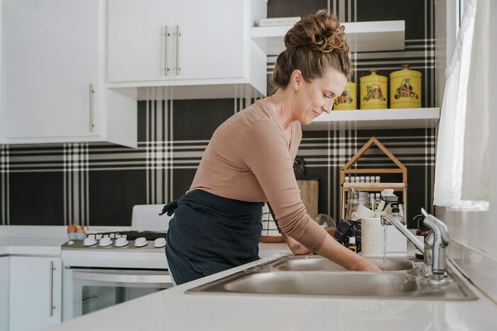 36 People Share The Weirdest Things They’ve Ever Seen In Someone’s Else’s Home