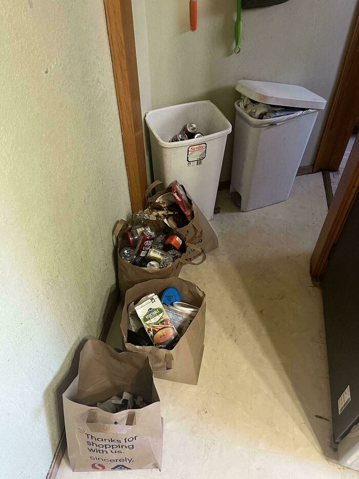 36 People Share The Weirdest Things They’ve Ever Seen In Someone’s Else’s Home