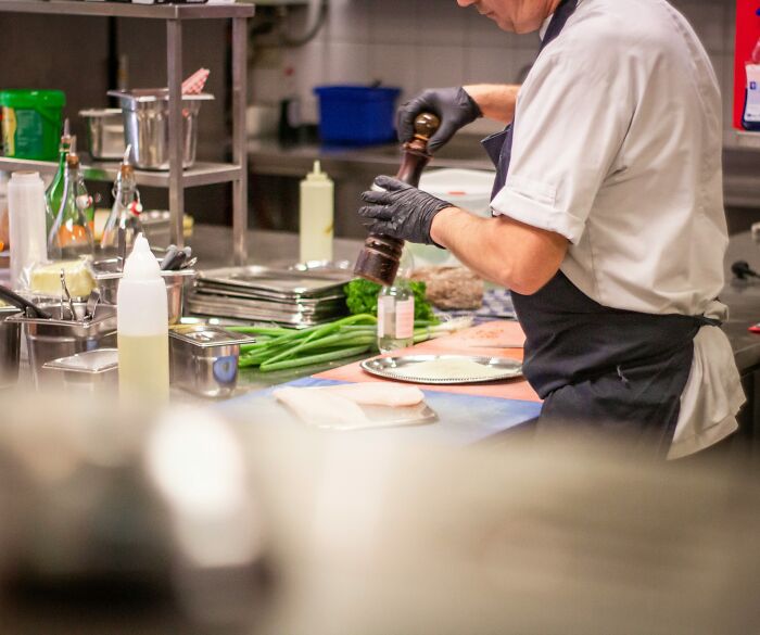 57 People Are Spilling Industry Secrets And Doing The General Public A Huge Favor