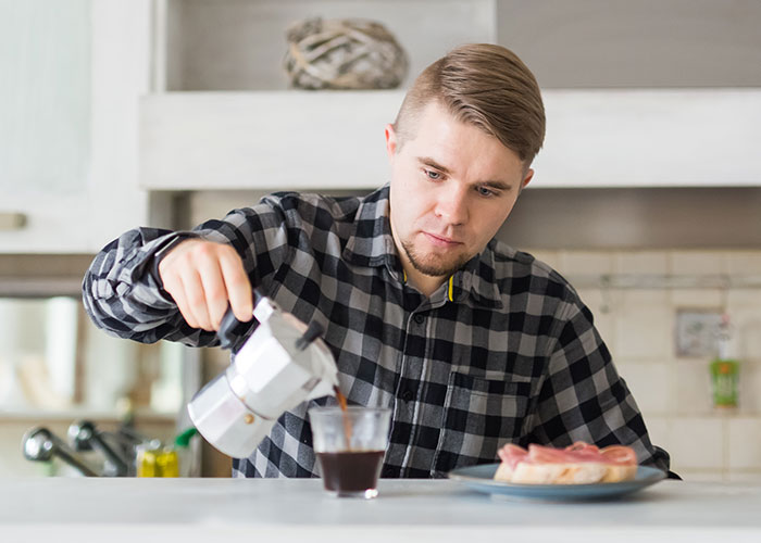 Man Expects Special Treatment From GF On His B-Day, Gets Doubts About His Relationship Instead