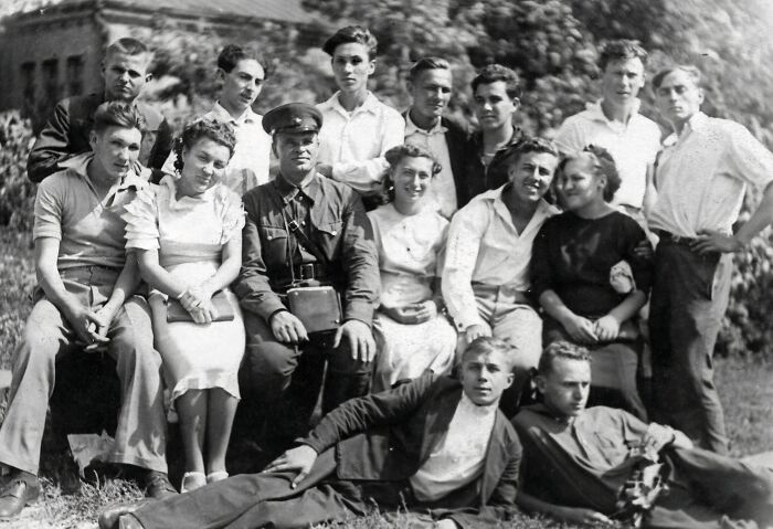 45 Captivating Images Of Schools Worldwide During World War II