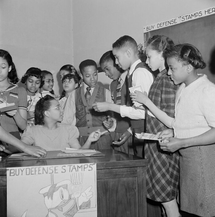 45 Captivating Images Of Schools Worldwide During World War II