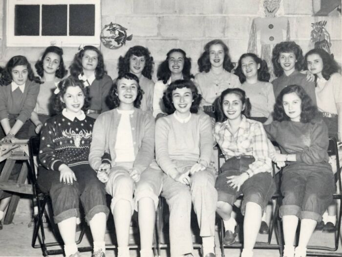 45 Captivating Images Of Schools Worldwide During World War II