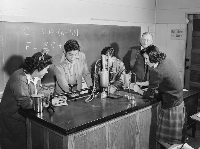 45 Captivating Images Of Schools Worldwide During World War II