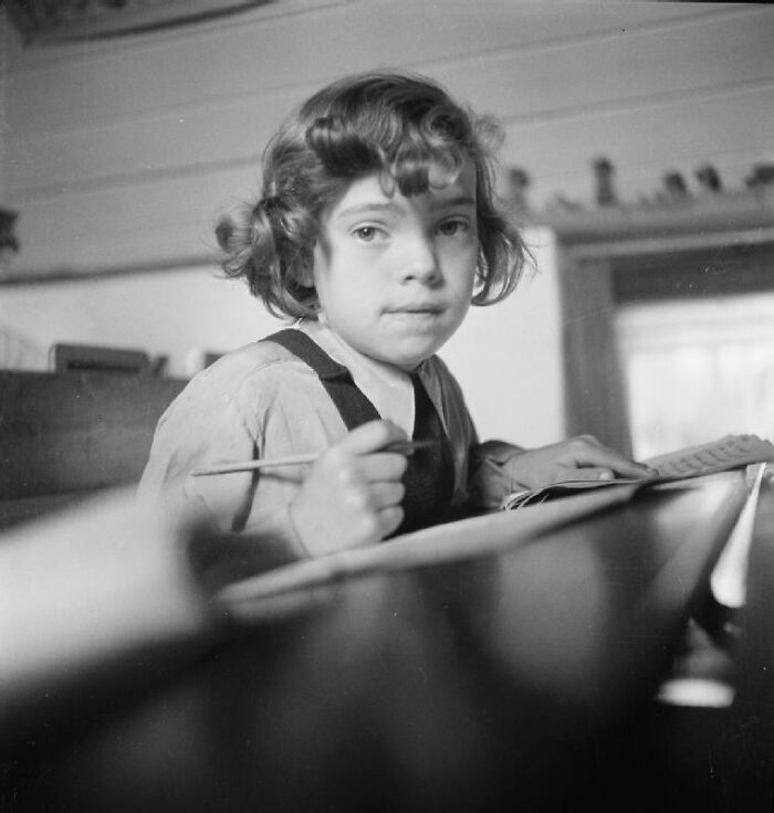 45 Captivating Images Of Schools Worldwide During World War II
