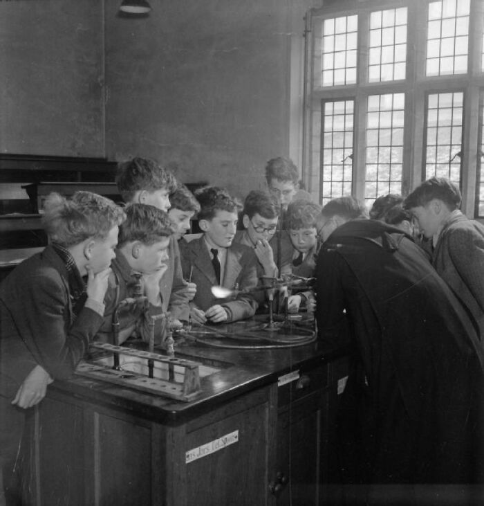 45 Captivating Images Of Schools Worldwide During World War II