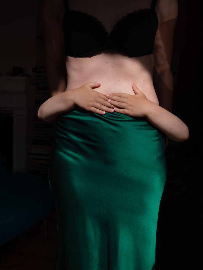 Photographer Captures The Haunting Beauty Of Motherhood And Caregiving In Poetic Photo Series (20 Pics)