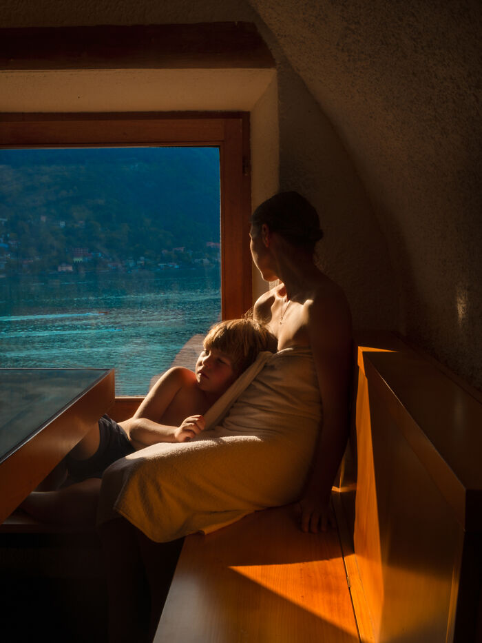 Photographer Captures The Haunting Beauty Of Motherhood And Caregiving In Poetic Photo Series (20 Pics)