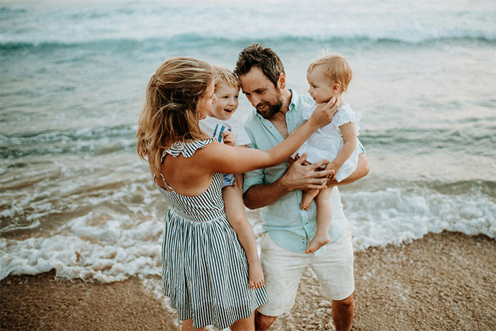 &#8220;He Acted Like I Didn&#8217;t Even Exist&#8221;: Husband Ignores Wife And Kids On Vacation, Faces Divorce