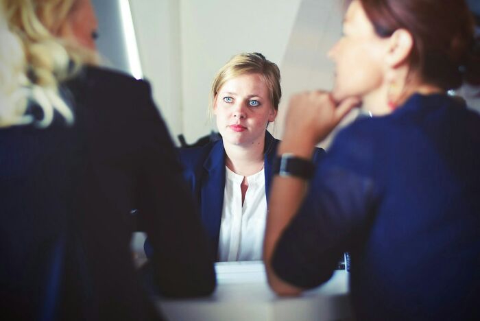 67 Job Interview Red Flags That Scream Toxic Workplace