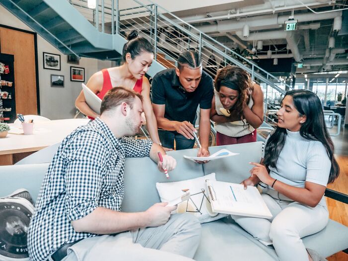 67 Job Interview Red Flags That Scream Toxic Workplace