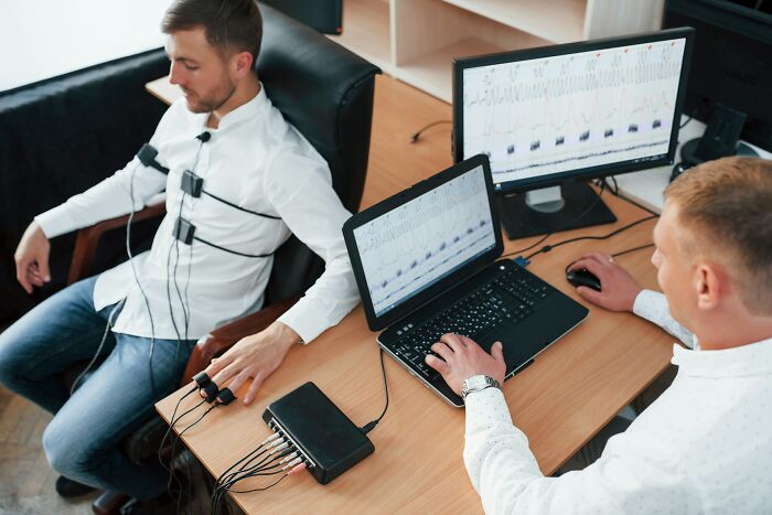 67 Job Interview Red Flags That Scream Toxic Workplace