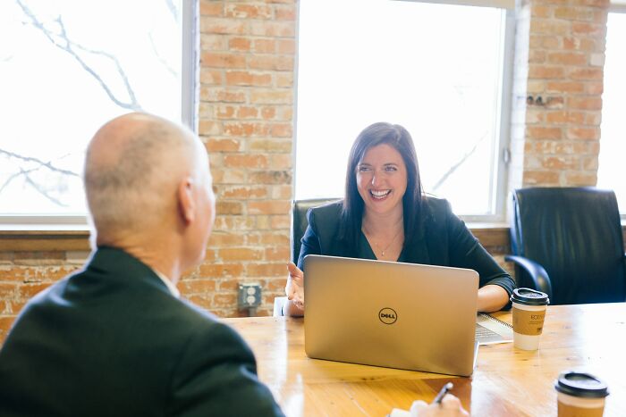 67 Job Interview Red Flags That Scream Toxic Workplace