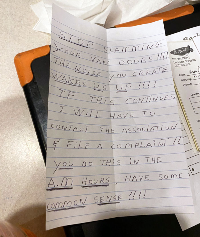 55 Unhinged Neighbors’ Notes That Made Sure Living Among People May Be Hard But Never Boring