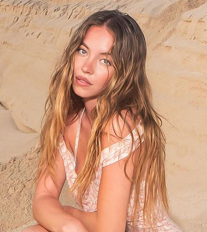 &#8220;Genes With Bad Taste&#8221;: Sydney Sweeney’s Red Carpet Premiere Look Brutally Mocked