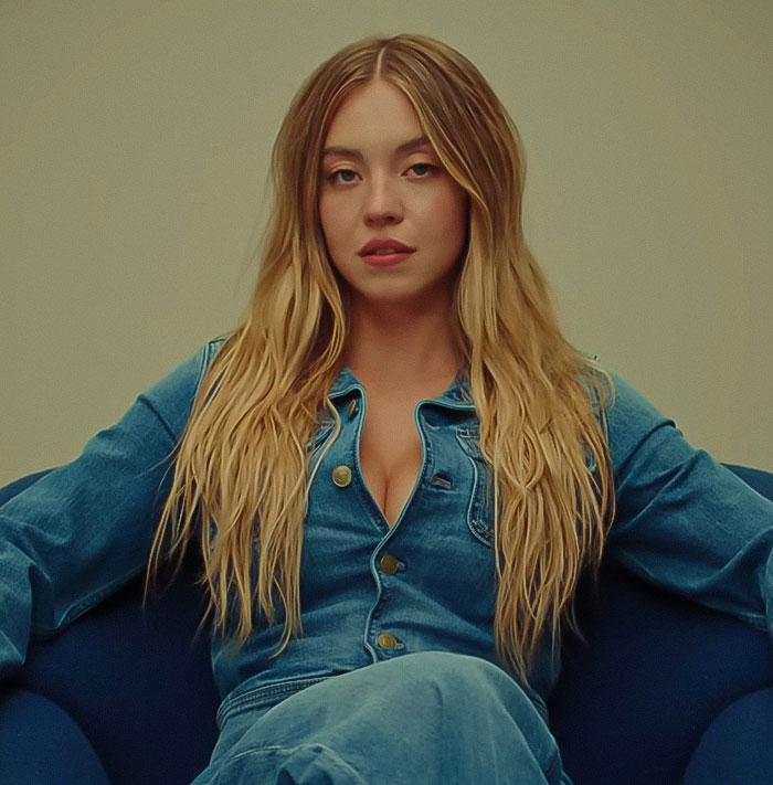 &#8220;Genes With Bad Taste&#8221;: Sydney Sweeney’s Red Carpet Premiere Look Brutally Mocked