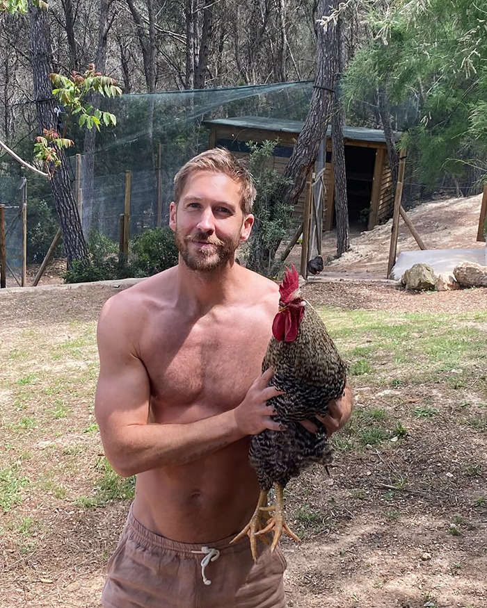 Calvin Harris Divides Fans After Posting Graphic Placenta Photos in Birth Announcement
