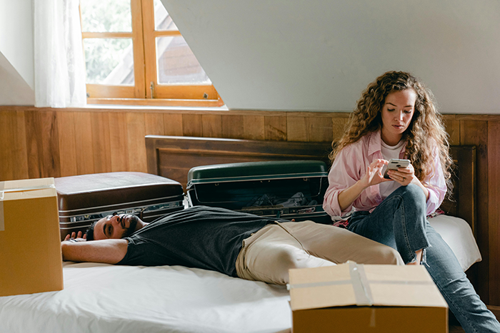 BF Secretly Lets Sister Move In Without Asking, Girlfriend Discovers Months Of Hidden Payments