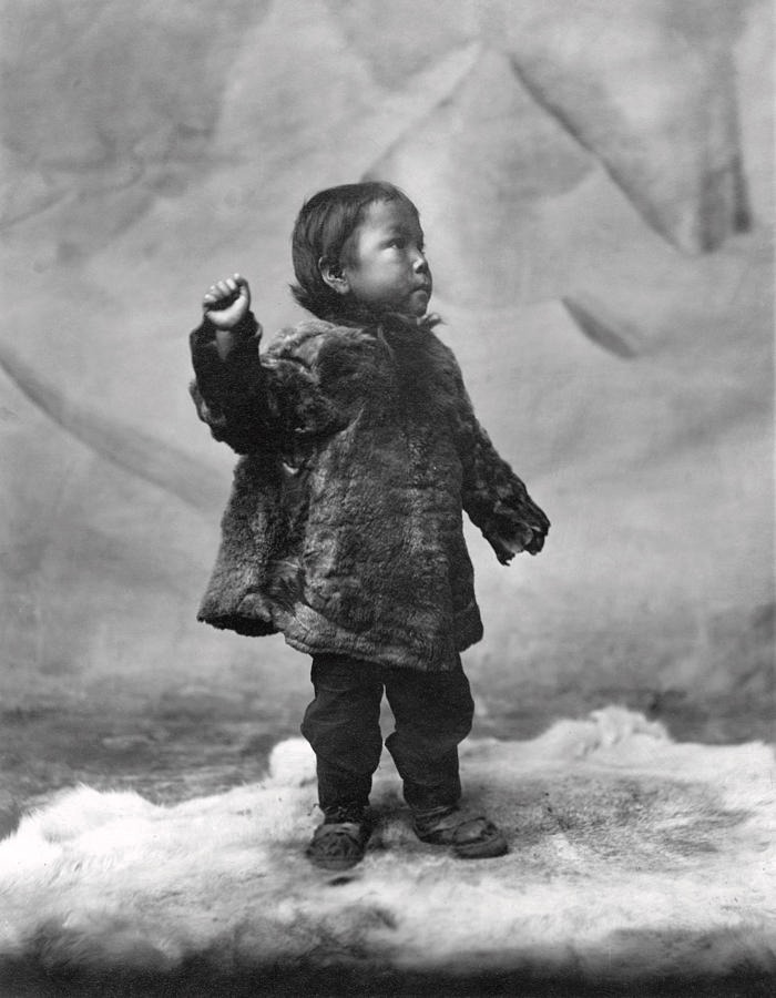 30 Historic Photos That Capture The Unbreakable Spirit Of The Inuit