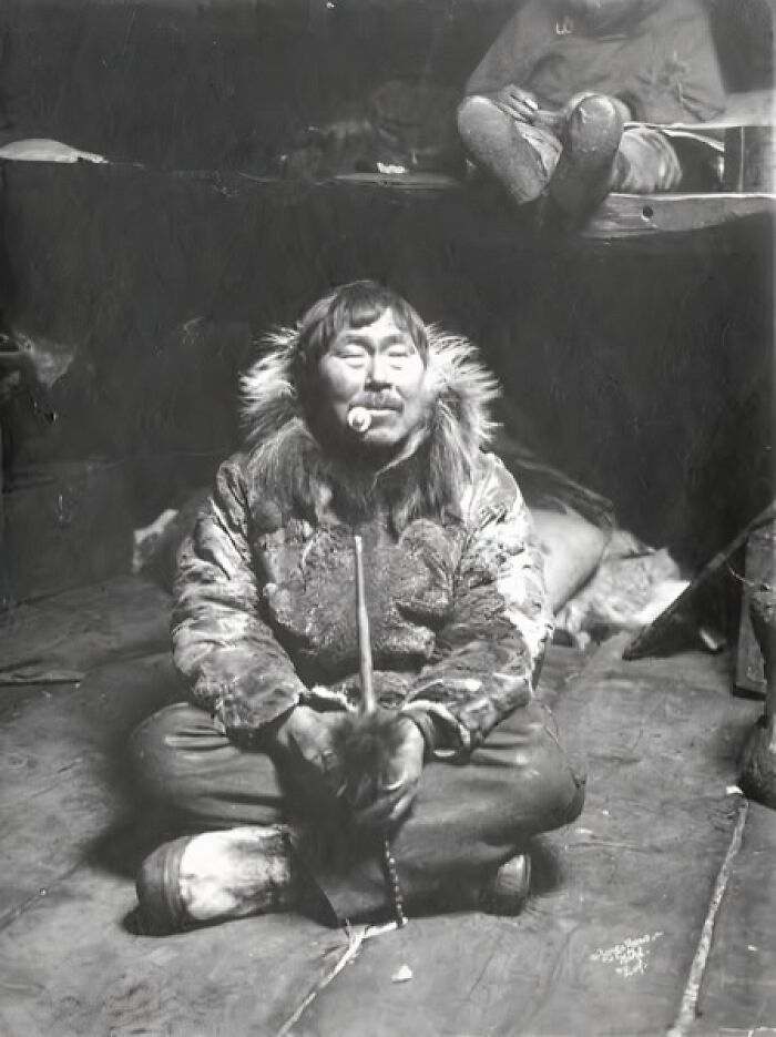 30 Historic Photos That Capture The Unbreakable Spirit Of The Inuit